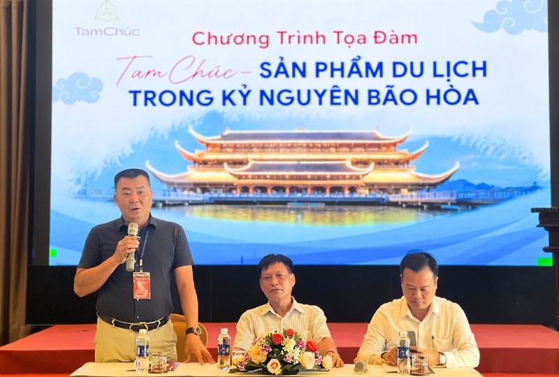 Ông Nguyễn Tuấn Anh, Phó Chủ tịch CLB Lữ hành Unesco Hà Nội cho biết, CLB đang triển khai kế hoạch thành lập liên minh lữ hành để phát triển các sản phẩm du lịch chiến lược, mở đầu là tour “Hà Nam hai ngày”. Ông Nguyễn Tuấn Anh, Phó Chủ tịch CLB Lữ hành Unesco Hà Nội cho biết, CLB đang triển khai kế hoạch thành lập liên minh lữ hành để phát triển các sản phẩm du lịch chiến lược, mở đầu là tour “Hà Nam hai ngày”.