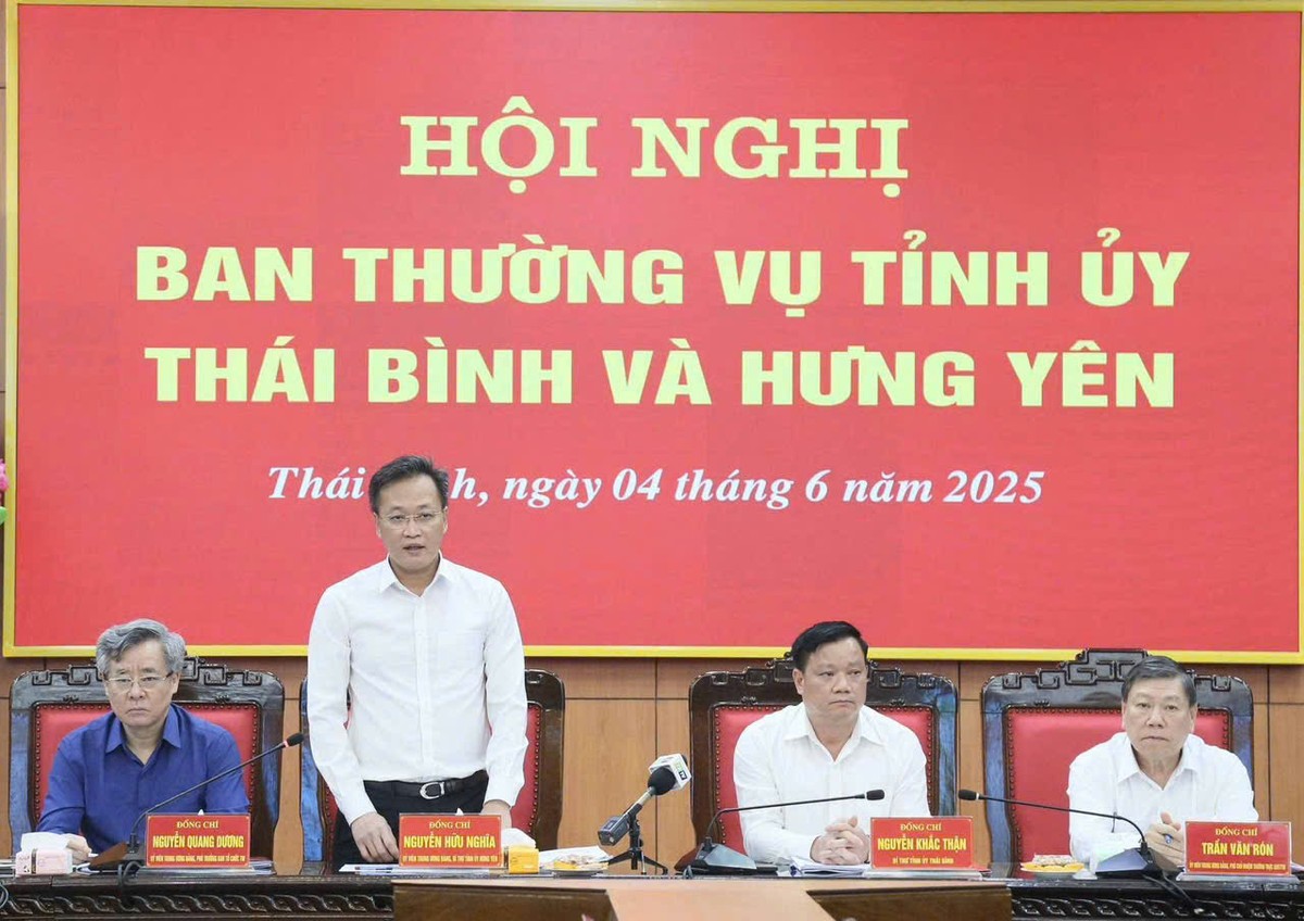 Ông Nguyễn Hữu Nghĩa, Ủy viên Trung ương Đảng, Bí thư Tỉnh ủy Hưng Yên phát biểu tại hội nghị. Ông Nguyễn Hữu Nghĩa, Ủy viên Trung ương Đảng, Bí thư Tỉnh ủy Hưng Yên phát biểu tại hội nghị.