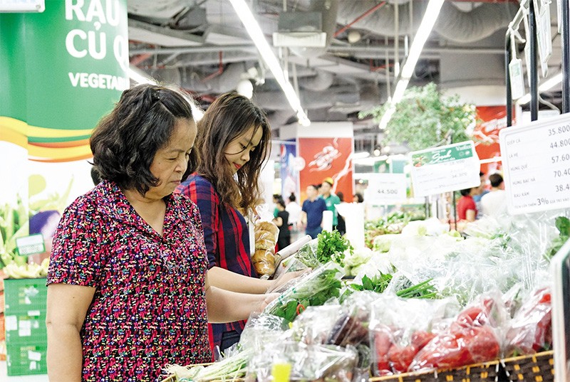 Giá cả các mặt hàng thiết yếu giữ ổn định và không có yếu tố bất thường. Ảnh: Dũng Minh Giá cả các mặt hàng thiết yếu giữ ổn định và không có yếu tố bất thường. Ảnh: Dũng Minh