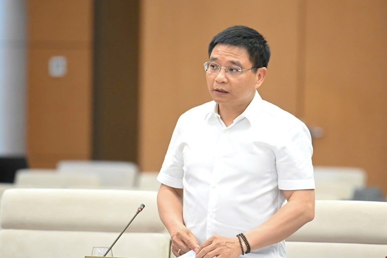 Bộ trưởng Bộ Tài chính Nguyễn Văn Thắng báo cáo giải trình.