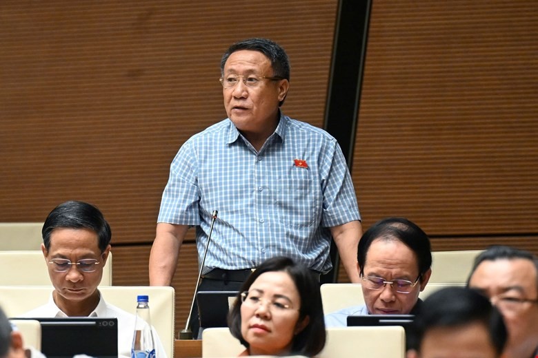 Nguyên quyền Chủ tịch UBND tỉnh Quảng Trị, đại biểu Hà Sỹ Đồng tham gia thảo luận Nguyên quyền Chủ tịch UBND tỉnh Quảng Trị, đại biểu Hà Sỹ Đồng tham gia thảo luận