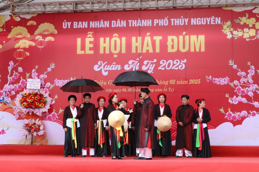 Lễ hội hát Đúm tại TP. Thủy Nguyên (TP. Hải Phòng) Lễ hội hát Đúm tại TP. Thủy Nguyên (TP. Hải Phòng)