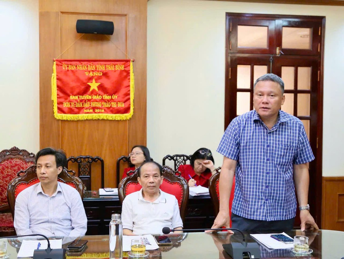 Chủ tịch Hội Nhà báo Thái Bình, Tổng biên tập Báo Thái Bình phát biểu tại hội nghị