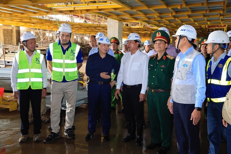 Phó thủ tướng Trần Hồng Hà kiểm tra tiến độ dự án Cảng hàng không quốc tế Long Thành. (Ảnh: Chinhphu.vn)