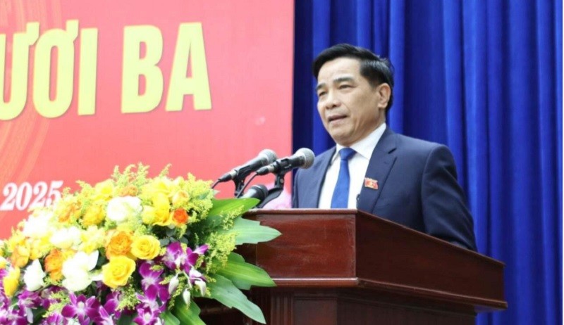 Ông Lê Văn Dũng phát biểu tại kỳ họp.