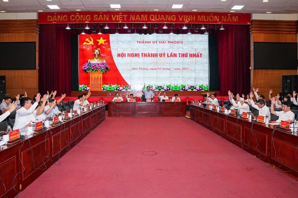 Thành ủy Hải Phòng thông qua một số đề án hợp nhất và quy chế làm việc.