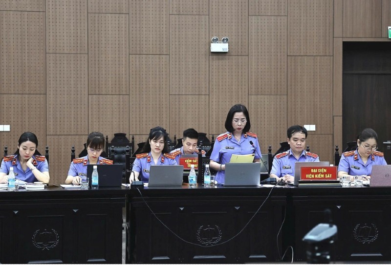 Sau khi có thêm một số tình tiết mới, đại diện Viện Kiểm sát đã thay đổi mức án đề nghị tuyên phạt một số bị cáo.