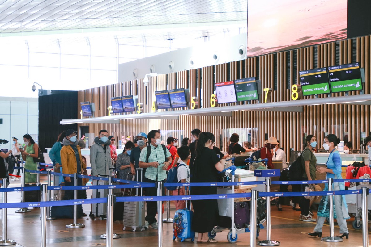 Cảng Hàng không quốc tế Vân Đồn phát huy vai trò cửa ngõ giao thông chiến lược. Ảnh: Ánh Dương Cảng Hàng không quốc tế Vân Đồn phát huy vai trò cửa ngõ giao thông chiến lược. Ảnh: Ánh Dương