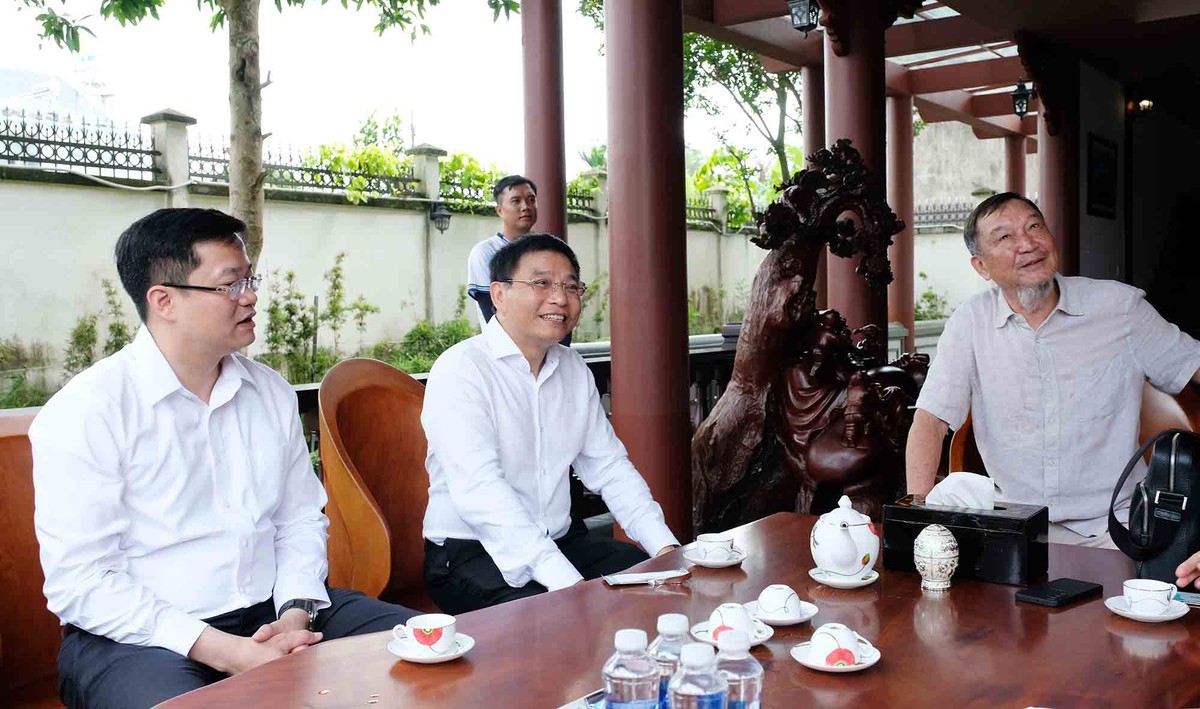 Bộ trưởng Nguyễn Văn Thắng bày tỏ lòng kính trọng và biết ơn sâu sắc đối với cố Thủ tướng Phan Văn Khải, nhà lãnh đạo xuất sắc của Đảng, Nhà nước.