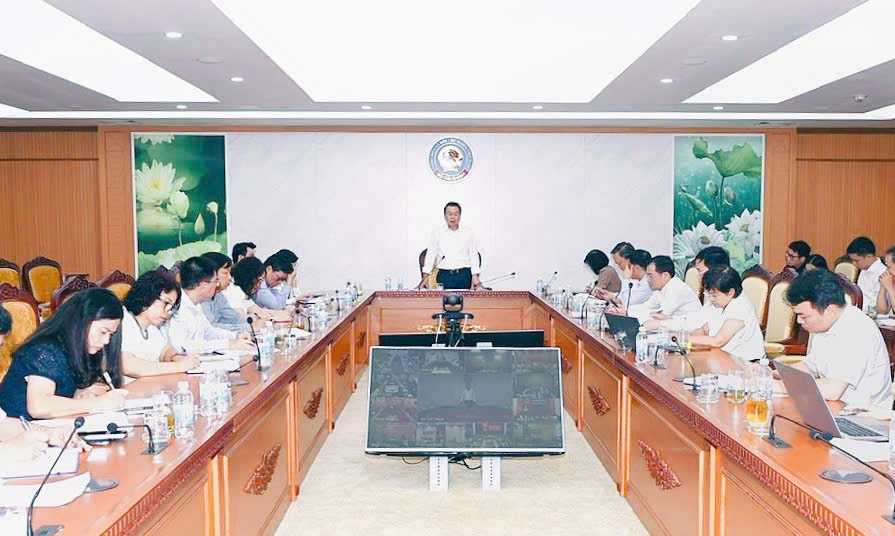 Thứ trưởng Nguyễn Đức Chi phát biểu tại cuộc họp với các địa phương chiều 26/7. Thứ trưởng Nguyễn Đức Chi phát biểu tại cuộc họp với các địa phương chiều 26/7.