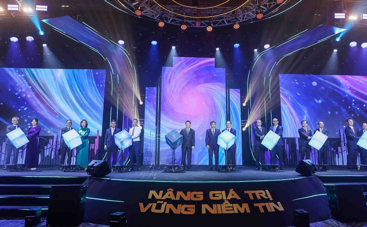 Ra mắt Hệ thống công nghệ thông tin mới. Ảnh: Lê Toàn Ra mắt Hệ thống công nghệ thông tin mới. Ảnh: Lê Toàn