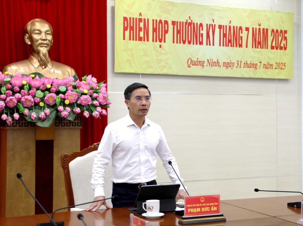 Ông Phạm Đức Ấn, Chủ tịch UBND tỉnh Quảng Ninh đề nghị các sở, ngành, địa phương nâng cao tinh thần trách nhiệm, quyết liệt thực hiện nhiệm vụ trong tháng 8, góp phần đảm bảo mục tiêu tăng trưởng kinh tế - xã hội quý III đạt 19,6%.