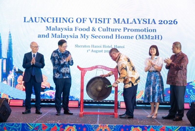 Bộ trưởng Du lịch, Nghệ thuật và Văn hóa Malaysia - Ngài Dato’ Sri Tiong King Sing thực hiện nghi thức công bố Chiến dịch Năm Du lịch Malaysia 2026 và Quảng bá Ẩm thực - Văn hóa Malaysia tại Việt Nam. Bộ trưởng Du lịch, Nghệ thuật và Văn hóa Malaysia - Ngài Dato’ Sri Tiong King Sing thực hiện nghi thức công bố Chiến dịch Năm Du lịch Malaysia 2026 và Quảng bá Ẩm thực - Văn hóa Malaysia tại Việt Nam.