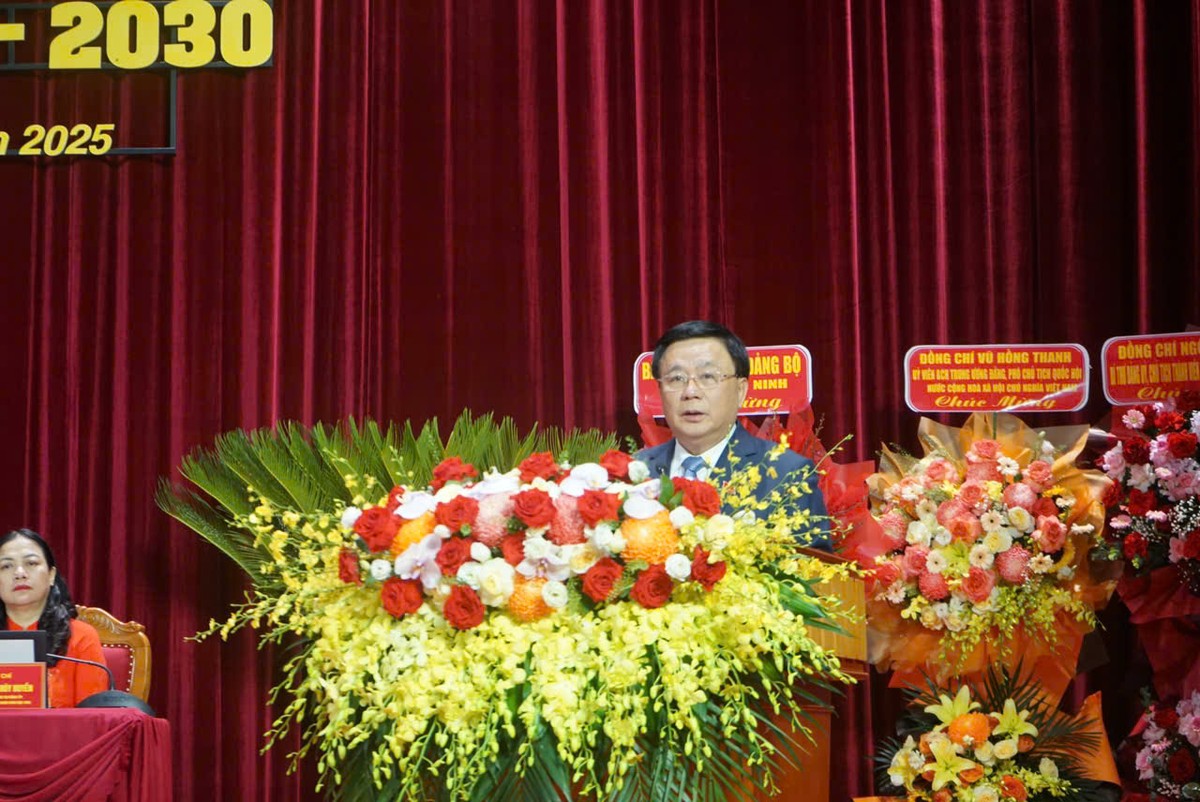 Ông Nguyễn Xuân Thắng, Giám đốc Học viện Chính trị quốc gia Hồ Chí Minh, Chủ tịch Hội đồng Lý luận Trung ương phát biểu chỉ đạo Đại hội.