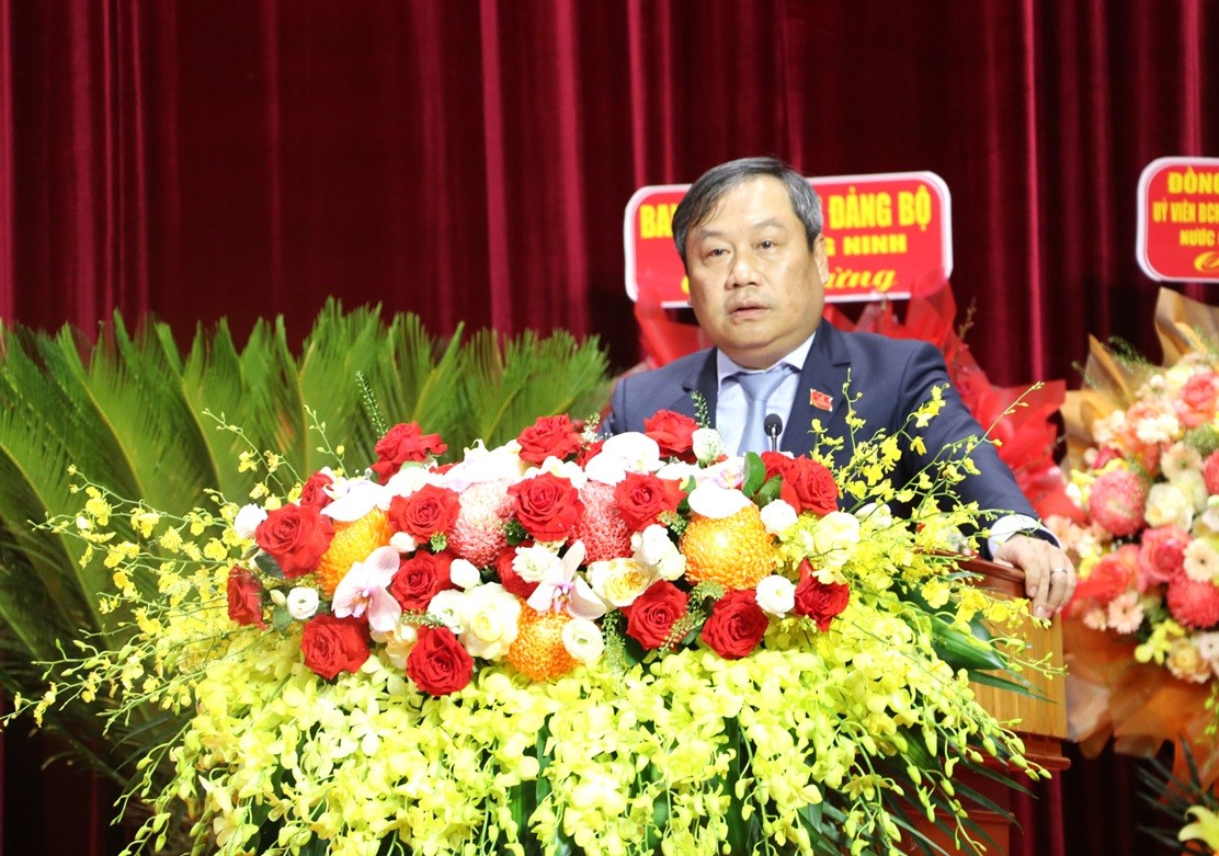 Ông Vũ Đại Thắng, Bí thư Tỉnh ủy Quảng Ninh phát biểu tại Đại hội.