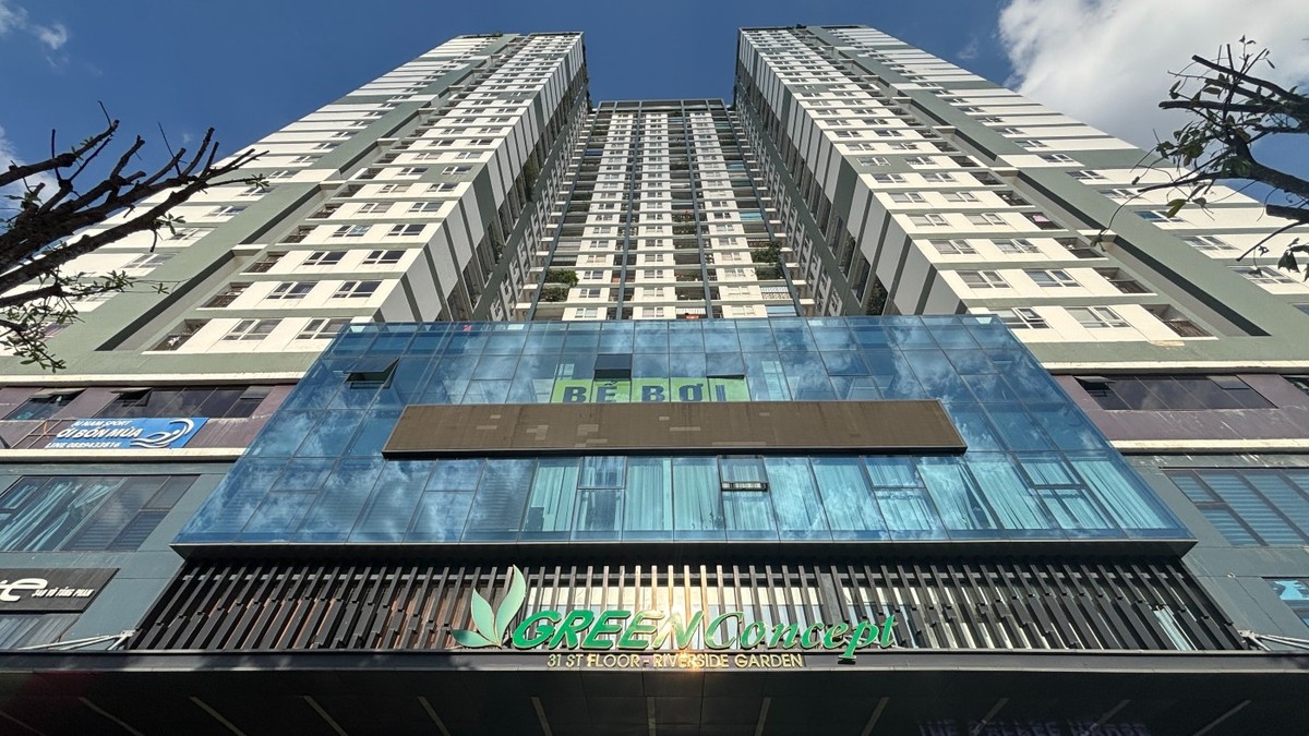 Chung cư thương mại trong hình nằm trên mặt đường Vũ Tông Phan và hiện có giá lên đến 80 triệu đồng/m2. Ảnh: Thanh Vũ