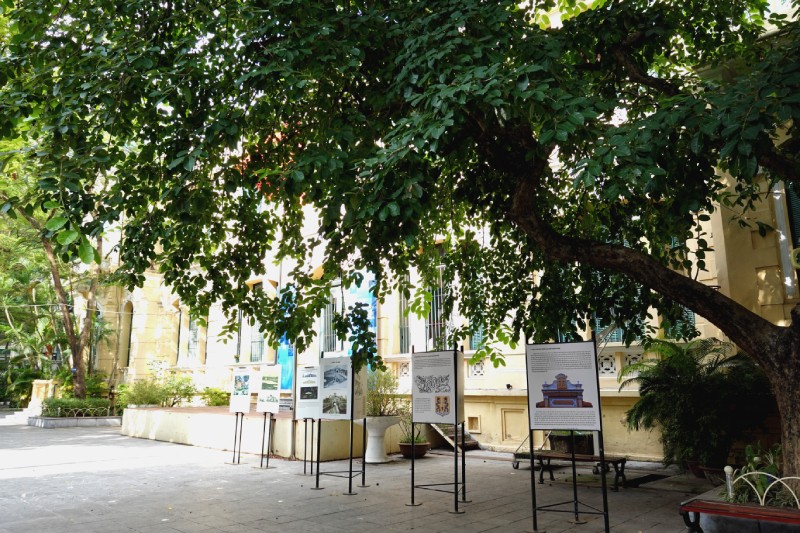 Không gian triển lãm &quot;Cửa Nam giao hòa&quot;. Ảnh: Hồ Hạ.