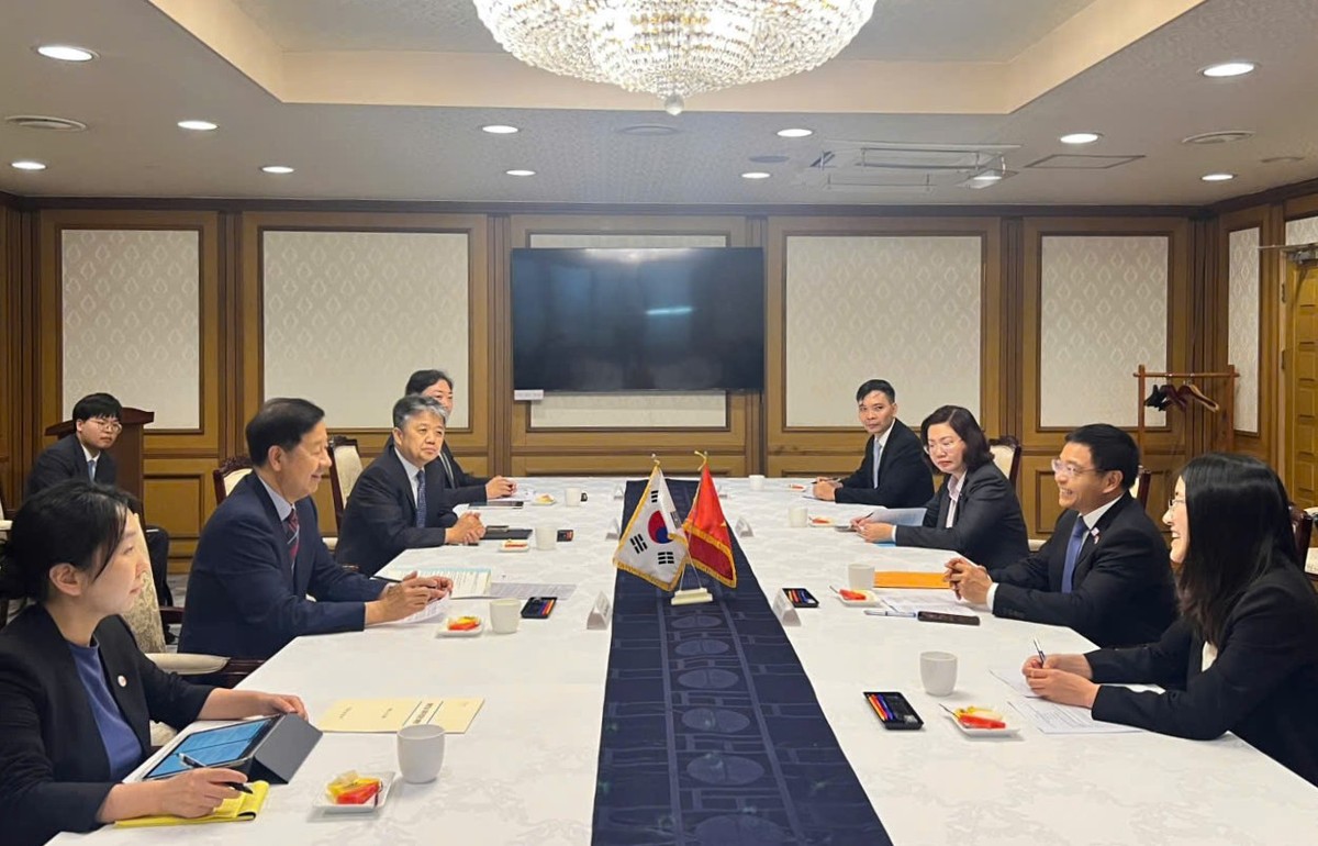 Quang cảnh buổi làm việc giữa hai Bộ. Ảnh: Việt Tuấn