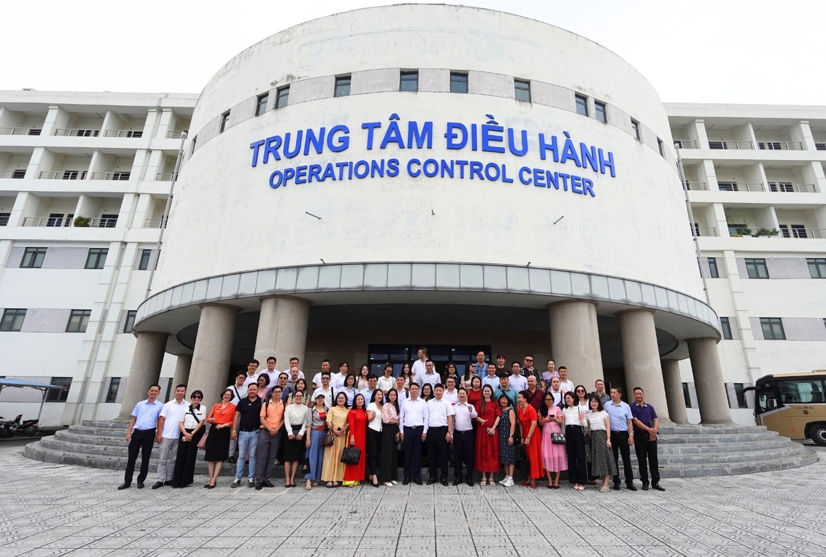 Ông Nguyễn Tiến Đạt phát biểu tại Hội nghị.Sáng 13/8, Sở Du lịch Hà Nội phối hợp với Công ty TNHH MTV đường sắt Hà Nội và các doanh nghiệp Lữ hành trên địa bàn Thành phố khảo sát sản phẩm du lịch thuộc tuyến đường sắt đô thị số 2A (Hà Đông - Cát Linh).