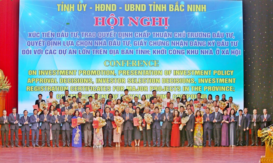 Tỉnh Bắc Ninh trao chứng nhận đầu tư, chấp thuận chủ trương cho nhiều dự án với tổng vốn đầu tư lên tới 7,24 tỷ USD. Tỉnh Bắc Ninh trao chứng nhận đầu tư, chấp thuận chủ trương cho nhiều dự án với tổng vốn đầu tư lên tới 7,24 tỷ USD.