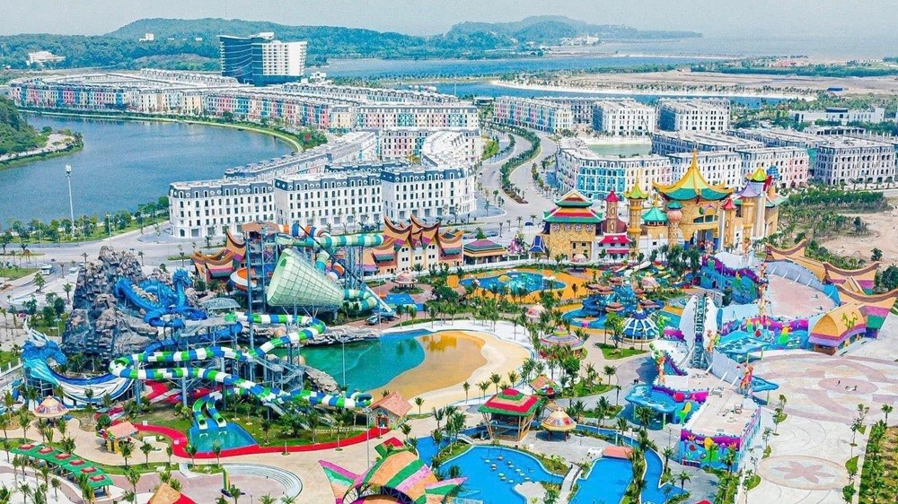 Du lịch là một trong 3 trụ cột phát triển kinh tế chủ yếu để đưa Hải Phòng trở thành trọng điểm du lịch của cả nước. Trong đó, từng bước đưa Đồ Sơn trở thành trung tâm du lịch quốc tế theo hướng thông minh, hiện đại. Du lịch là một trong 3 trụ cột phát triển kinh tế chủ yếu để đưa Hải Phòng trở thành trọng điểm du lịch của cả nước. Trong đó, từng bước đưa Đồ Sơn trở thành trung tâm du lịch quốc tế theo hướng thông minh, hiện đại.