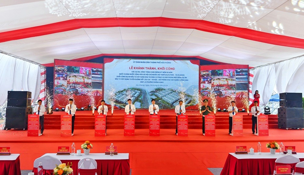 Khởi công Dự án xây dựng khu tái định cư Dự án đường sắt Lào Cai - Hà Nội - Hải Phòng khu vực Dương Kinh. Ảnh: Hồng Phong Khởi công Dự án xây dựng khu tái định cư Dự án đường sắt Lào Cai - Hà Nội - Hải Phòng khu vực Dương Kinh. Ảnh: Hồng Phong