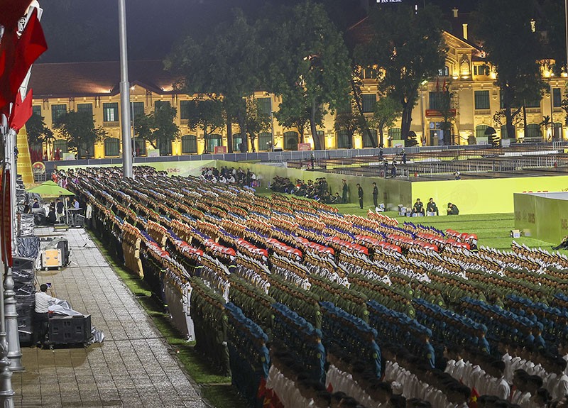 Khối đứng luôn bảo đảm nghiêm túc, chính quy, thể hiện tinh thần, trách nhiệm cao đối với nhiệm vụ.