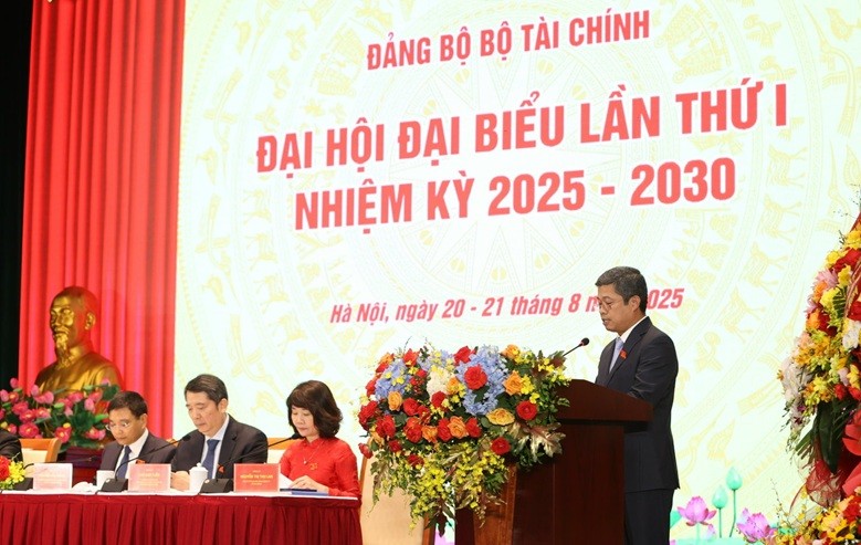 Đồng chí Phạm Đức Thắng tham luận tại Đại hội đại biểu Đảng bộ Bộ Tài chính lần thứ I. Ảnh: Đức Thanh.