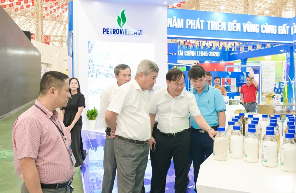 Gian hàng của Petrovietnam.