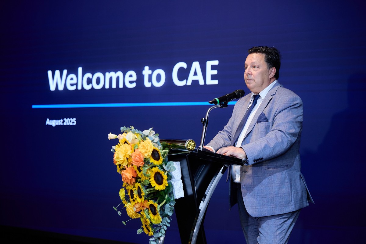 Ông Al Contrino cam kết CAE sẽ đồng hành cùng Sun Group xây dựng một nguồn nhân lực bền vững cho ngành hàng không