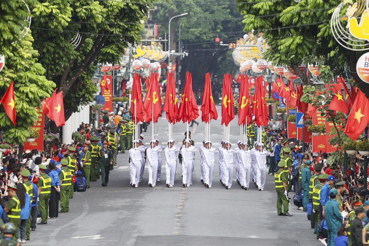 Khối Quốc kỳ - Đảng kỳ.