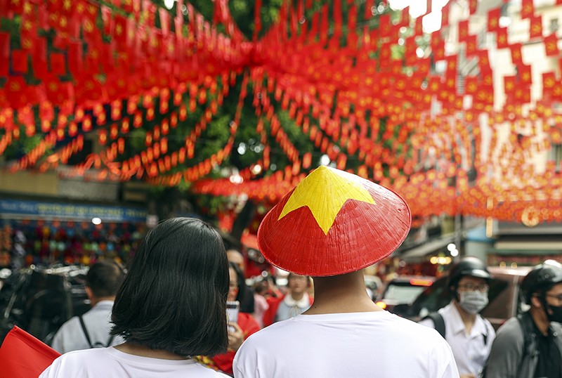 Phố Hàng Mã đang là trung tâm chú ý của giới trẻ.