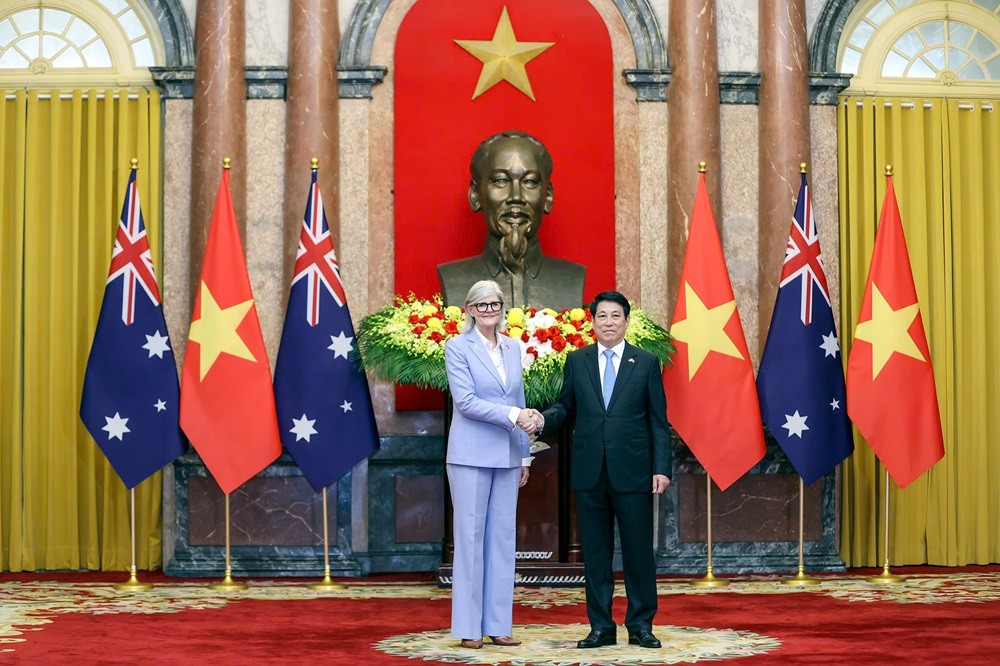 Australia tiếp tục phối hợp chặt chẽ, ủng hộ lập trường nguyên tắc của Việt Nam và ASEAN trong bảo đảm an ninh, an toàn và tự do hàng hải, hàng không ở Biển Đông. Australia tiếp tục phối hợp chặt chẽ, ủng hộ lập trường nguyên tắc của Việt Nam và ASEAN trong bảo đảm an ninh, an toàn và tự do hàng hải, hàng không ở Biển Đông.
