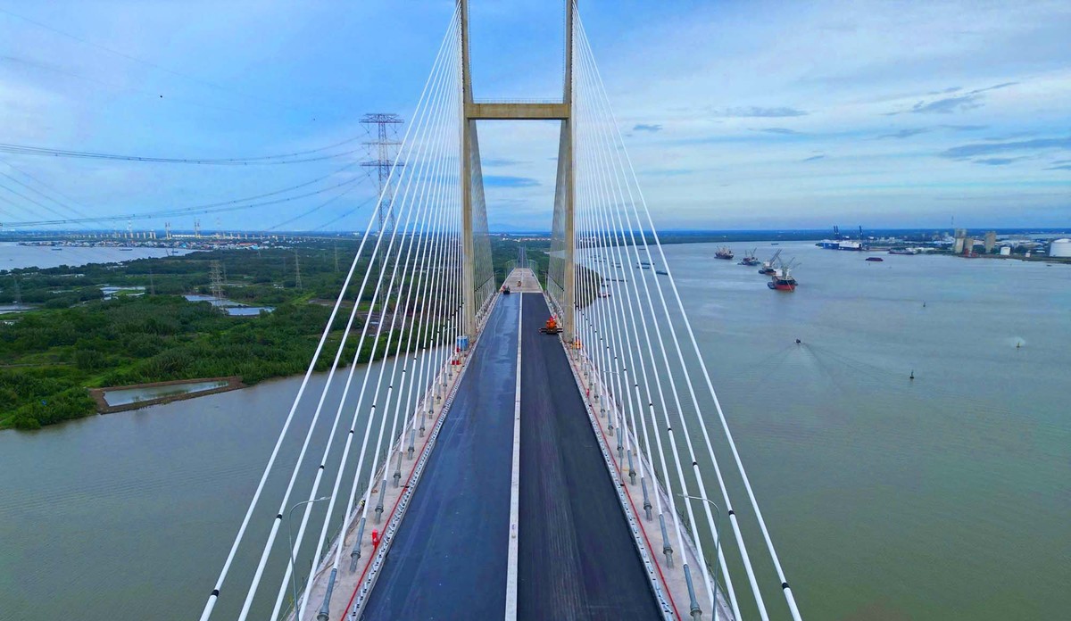 Nhà thầu đang huy động toàn bộ nhân lực để hoàn thành đúng tiến độ.