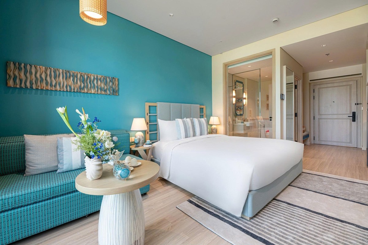 Căn hộ Blanca được bàn giao full nội thất với concept nghệ thuật, thiết kế bởi Ong&amp;Ong (Singapore).