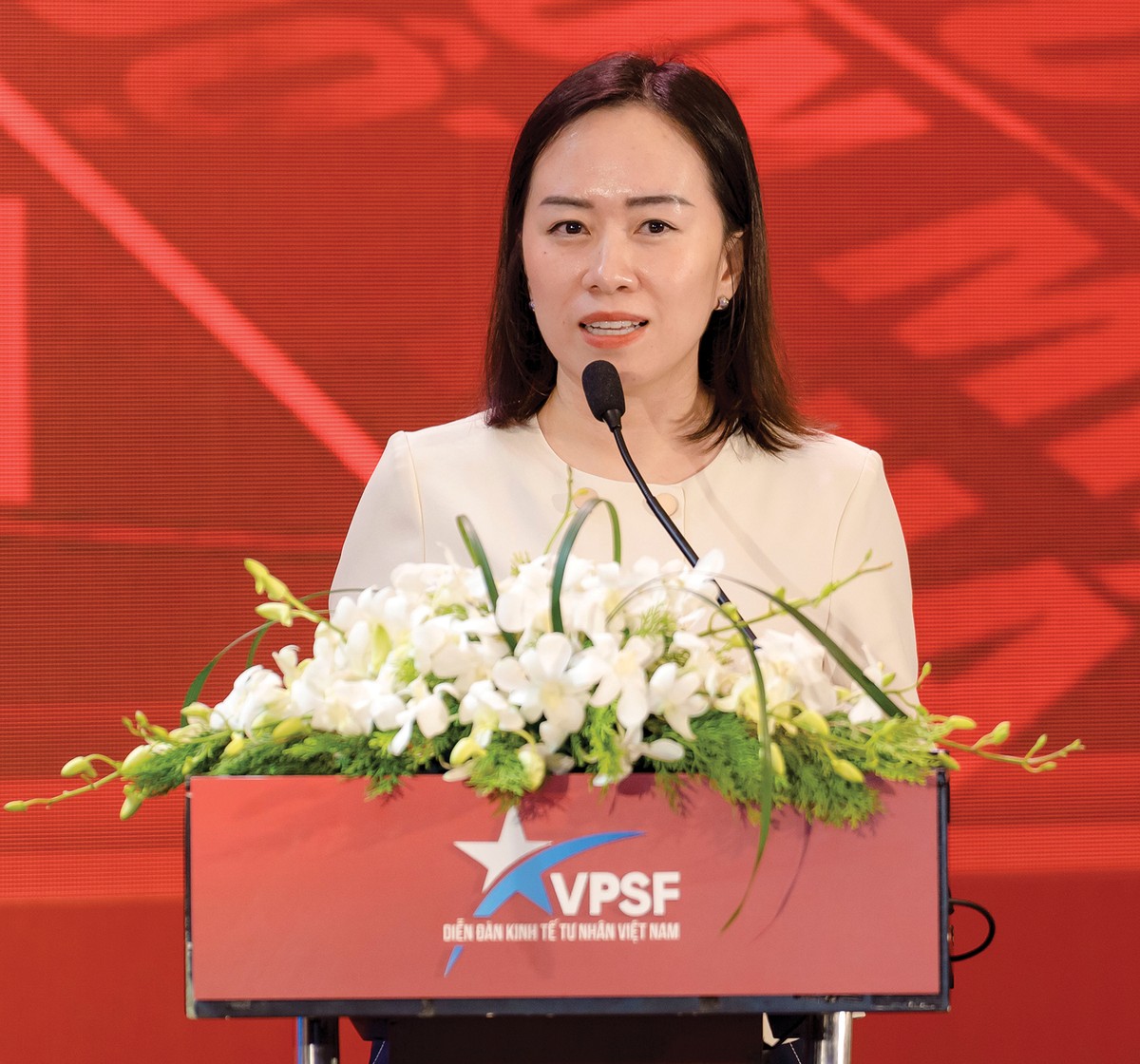 Bà Bùi Cẩm Vân, Giám đốc Khối quản trị Doanh nghiệp Buymed Bà Bùi Cẩm Vân, Giám đốc Khối quản trị Doanh nghiệp Buymed