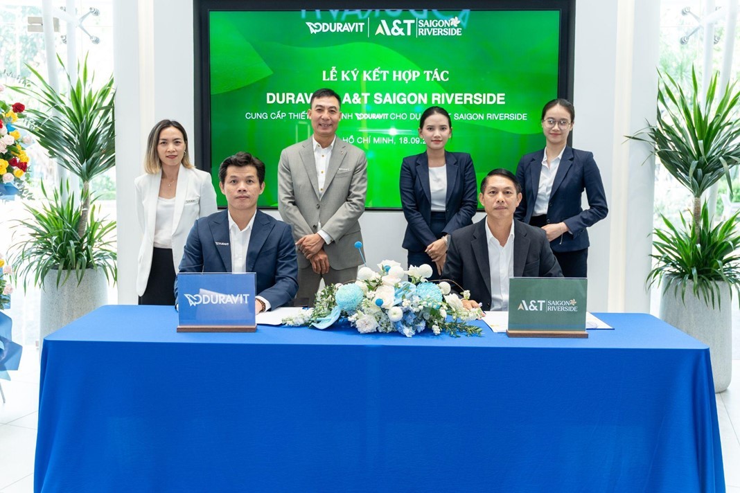 Lễ ký kết hợp tác cung cấp thiết bị vệ sinh cho dự án A&amp;T Saigon Riverside giữa Chủ đầu tư A&amp;T Group và Duravit vào ngày 18/09/2025