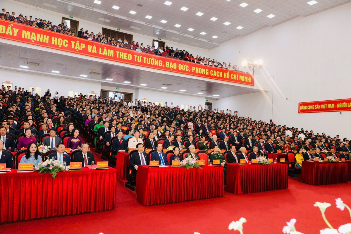 Các đại biểu dự Đại hội Đảng bộ tỉnh Ninh Bình lần thứ I, nhiệm kỳ 2025 - 2030. Các đại biểu dự Đại hội Đảng bộ tỉnh Ninh Bình lần thứ I, nhiệm kỳ 2025 - 2030.