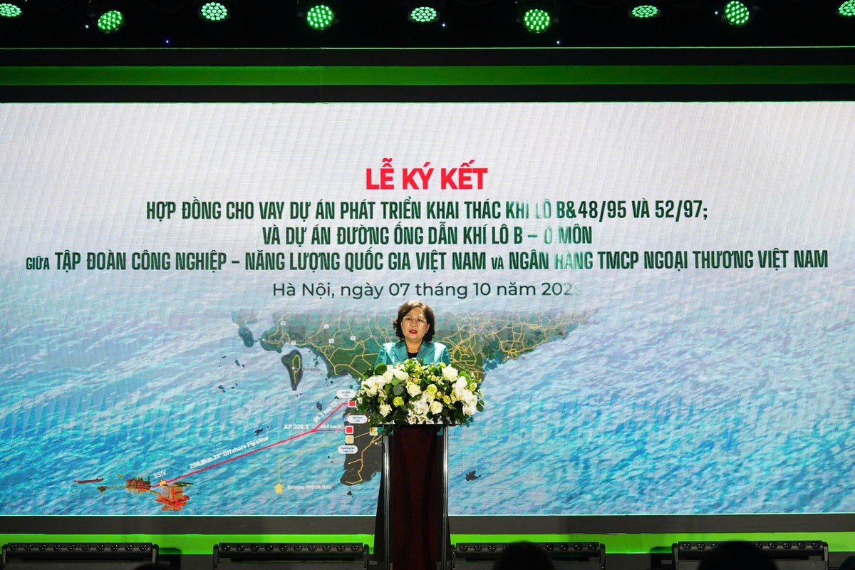 Thống đốc Ngân hàng Nhà nước Nguyễn Thị Hồng phát biểu tại sự kiện Thống đốc Ngân hàng Nhà nước Nguyễn Thị Hồng phát biểu tại sự kiện