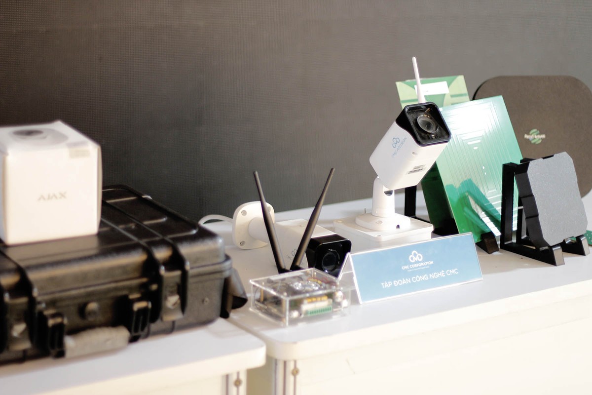 Thiết bị Edge AI xử lý dữ liệu và hình ảnh ngay tại biên không cần kết nối Internet, giảm độ trễ, tiết kiệm băng thông, tăng cường bảo mật.