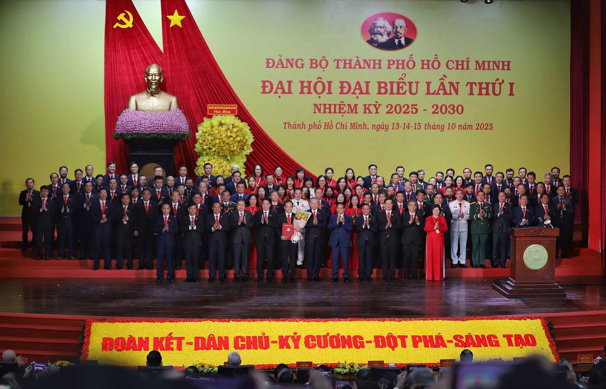 Lãnh đạo Đảng, Nhà nước chúc mừng Ban Chấp hành Đảng bộ TP.HCM nhiệm kỳ 2025-2030.