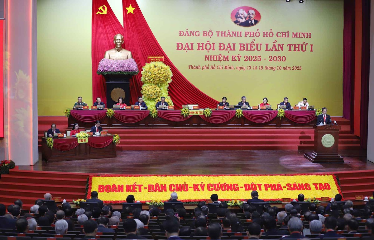 Theo chương trình, phiên khai mạc sẽ tập trung vào các nội dung: trình bày Báo cáo kết quả thực hiện Nghị quyết Đại hội đại biểu Đảng bộ Thành phố nhiệm kỳ 2020 - 2025 và phương hướng, nhiệm vụ nhiệm kỳ 2025 - 2030.