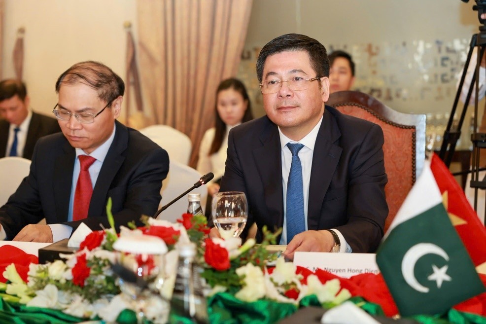 Bộ trưởng Bộ Công Thương Việt Nam Nguyễn Hồng Diên Bộ trưởng Bộ Công Thương Việt Nam Nguyễn Hồng Diên