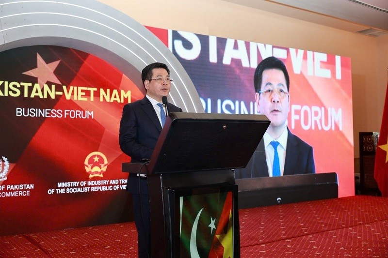 Bộ trưởng Bộ Công Thương Nguyễn Hồng Diên phát biểu tại Diễn đàn Doanh nghiệp Việt Nam - Pakistan. Bộ trưởng Bộ Công Thương Nguyễn Hồng Diên phát biểu tại Diễn đàn Doanh nghiệp Việt Nam - Pakistan.