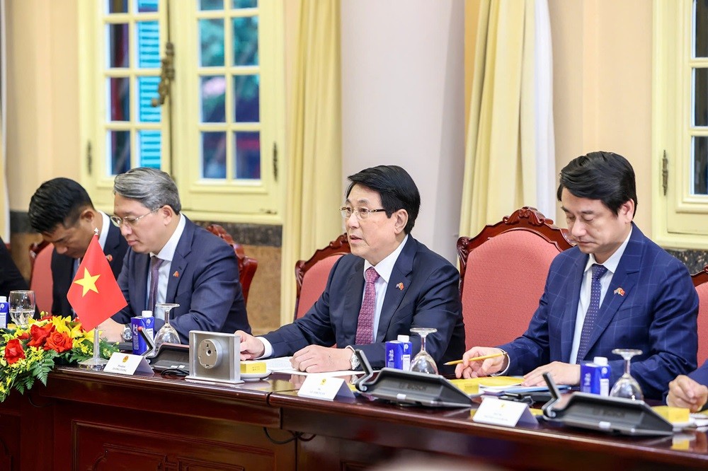 Chủ tịch nước Lương Cường phát biểu tại buổi hội đàm. Chủ tịch nước Lương Cường phát biểu tại buổi hội đàm.