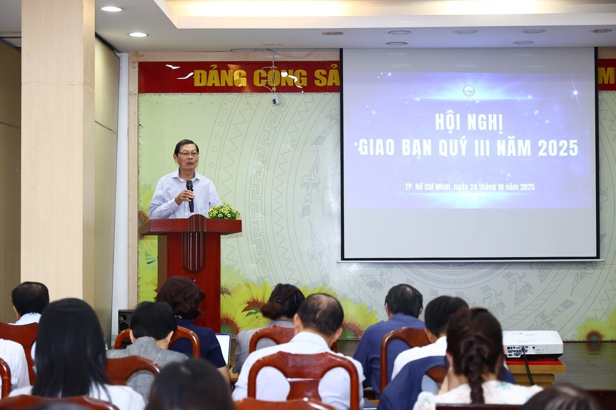 Ông Nguyễn Phước Hưng, Phó chủ tịch HUBA chia sẻ tại hội nghị. Ông Nguyễn Phước Hưng, Phó chủ tịch HUBA chia sẻ tại hội nghị.