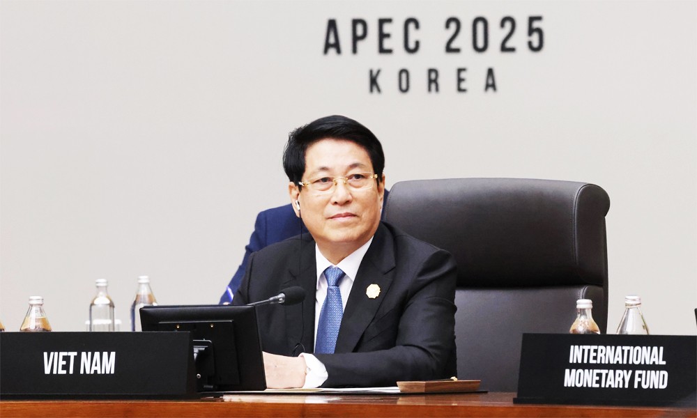 Chủ tịch nước Lương Cường dự Hội nghị Cấp cao Diễn đàn Hợp tác kinh tế châu Á - Thái Bình Dương (APEC) lần thứ 32. Ảnh: Lâm Khánh. Chủ tịch nước Lương Cường dự Hội nghị Cấp cao Diễn đàn Hợp tác kinh tế châu Á - Thái Bình Dương (APEC) lần thứ 32. Ảnh: Lâm Khánh.