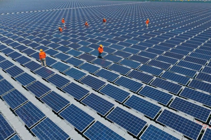 Doanh nghiệp kiến nghị Chính phủ và các bộ, ngành sớm ban hành các Hợp đồng Mua bán điện (PPA) theo chuẩn quốc tế, làm rõ các cơ chế về sản lượng cam kết tối thiểu (Qc), bảo lãnh ngoại tệ và cơ chế giải quyết tranh chấp quốc tế...