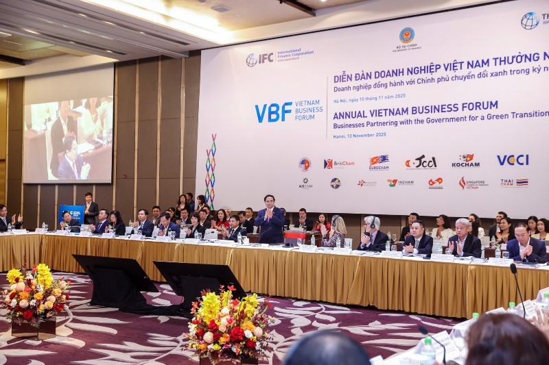 Thủ tướng bày tỏ mong muốn, các doanh nghiệp FDI tiên phong, dẫn dắt trong thực hiện các mục tiêu chuyển đổi xanh (Ảnh: Đức Thanh)