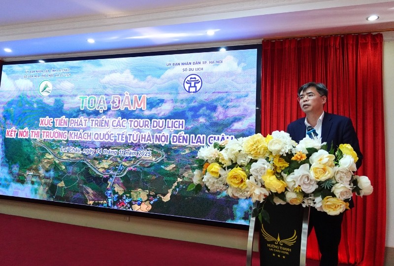 Ông Trần Quang Kháng, Phó Giám đốc Sở Văn hóa, Thể thao và Du lịch Lai Châu phát biểu khai mạc Tọa đàm.